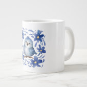 Blauer Vogel mit Blumen Jumbo-Tasse (Vorderseite Rechts)