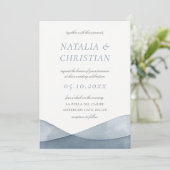 Blauer Wasserfarbenhochzeit Einladung (Stehend Vorderseite)