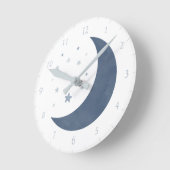 Blauer Wasserfarbenmoon und Sterne Runde Wanduhr (Winkel)