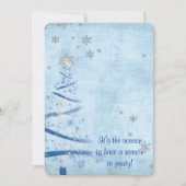 blauer Weihnachtsbaum mit Silberschneeflocken Einladung (Vorderseite)