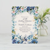 Blauer Weiße Blüte 60. Scalloped Geburtstag Einladung (Stehend Vorderseite)