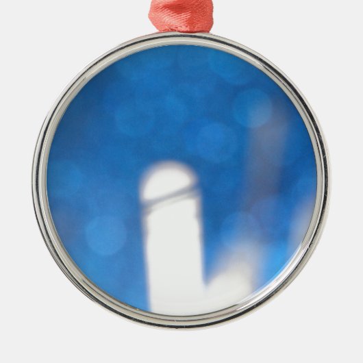 Blauer weißer Lichteffekt Silbernes Ornament (Vorne)