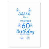 Blauer weißer Lila-Schuh 60. Geburtstag Blumenname Tischnummer (Rückseite)