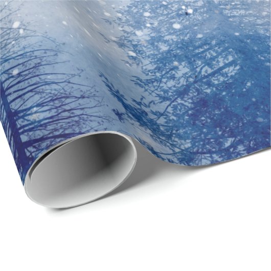 Blauer Winter Pine Tree Wald Geschenkpapier (Rolleneckpunkt)