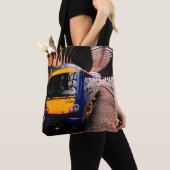Blauer Zug , am Bahnhof York. Tasche (Von Nahem)