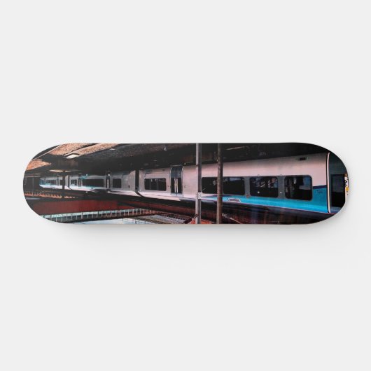 Blauer Zug Skateboard (Horizontal)