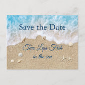 Blauer Zwei weniger Fische Save the Date im Meer Postkarte (Vorderseite)