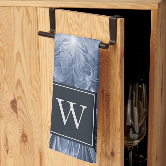 Blaues Abstraktes Geblüht Monogramm Handtuch (Drittel gefaltet)