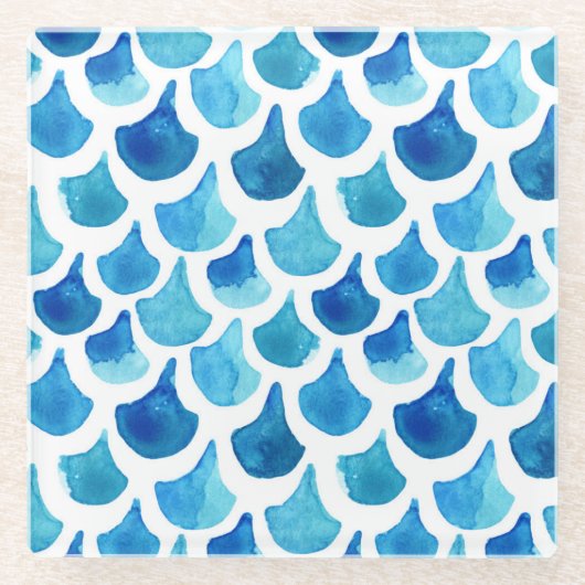 Blaues Aquarell-Skala-Muster Glasuntersetzer (Vorderseite)
