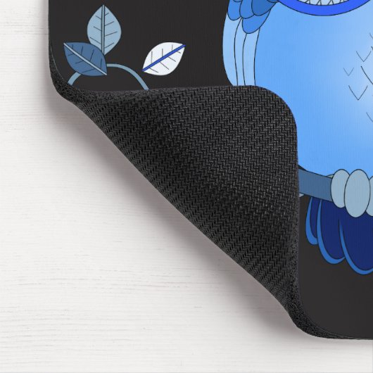 Blaues Aul auf schwarzem Mousepad (Ecke)