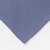 Blaues Auto durch die Mauer brechen Fleecedecke (Ecke)