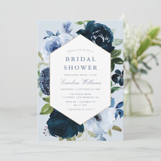blaues blühendes Brautparty Einladung (Stehend Vorderseite)