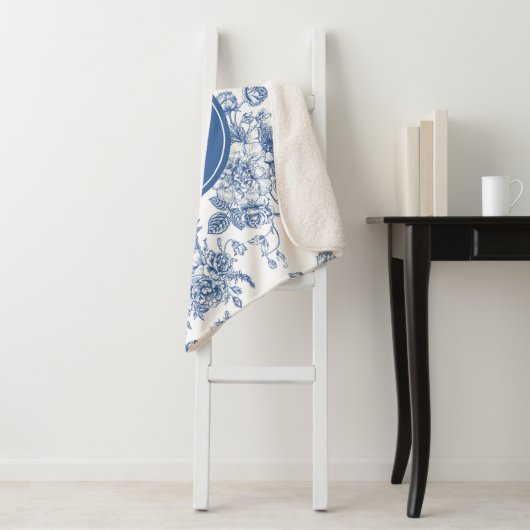 Blaues Blume-Muster Sherpadecke (Beispiel)