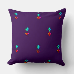 Blaues Blumen Sofa mit lila Akzenten Kissen