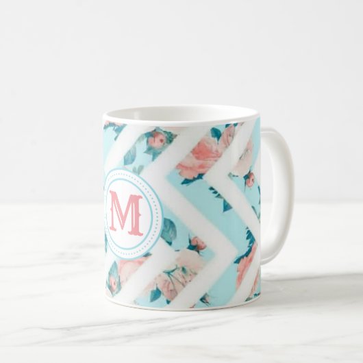 Blaues Blumenmonogramm-Zickzack Kaffeetasse (VorderseiteRechts)