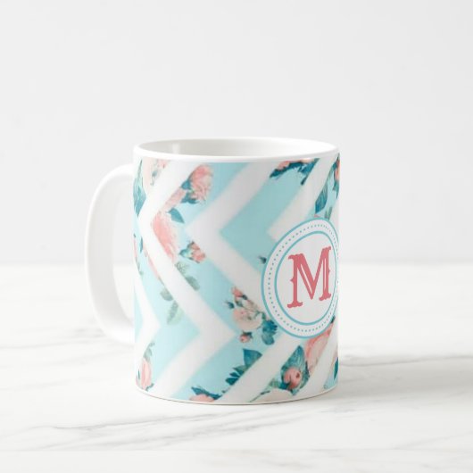 Blaues Blumenmonogramm-Zickzack Kaffeetasse (Vorderseite Links)