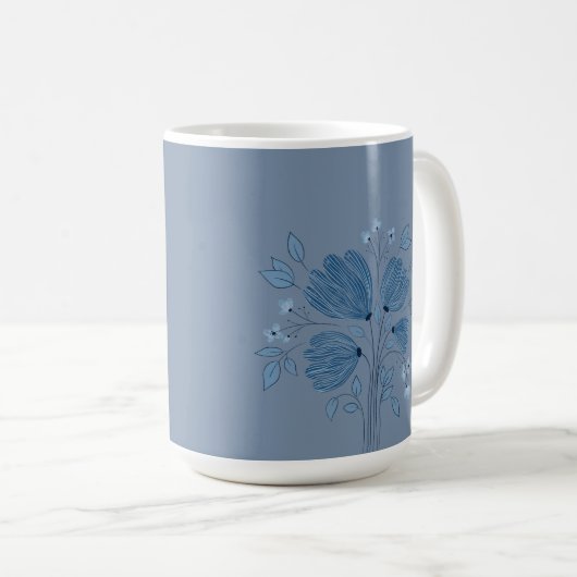 Blaues Blumenmuster auf verblasstem blauen Denim Kaffeetasse (VorderseiteRechts)