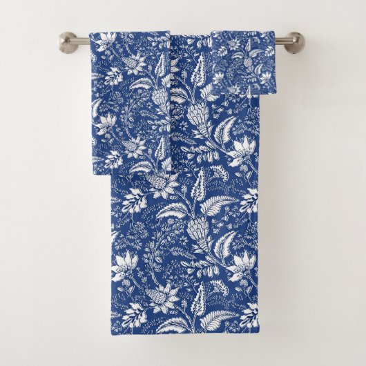 Blaues Blumenmuster mit Paisley Element Badhandtuch Set (Insitu)