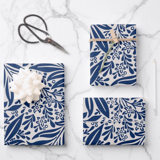 blaues Blumenmuster mit vielfältigen Blättern und Geschenkpapier Set (Vorderseite)