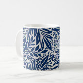 blaues Blumenmuster mit vielfältigen Blättern und Kaffeetasse (Vorderseite Links)