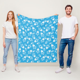 Blaues Blütenherz mit Blume Fleecedecke