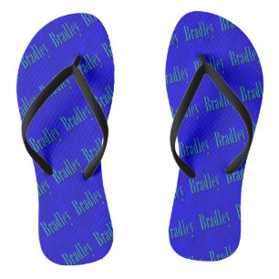 Blaues Bradley Namenslogo auf blauem Mosaik, Badesandalen