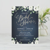 Blaues Brautparty mit blauen Blütenblättern Einladung (Stehend Vorderseite)