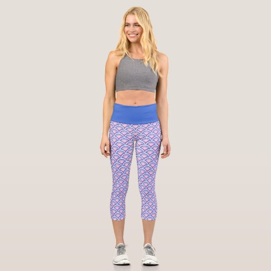 Blaues Damastmuster Capri Leggings (Vorderseite)