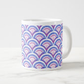 Blaues Damastmuster Jumbo-Tasse (Vorderseite Rechts)