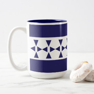 Blaues Dreiecksstreifenmuster Zweifarbige Tasse