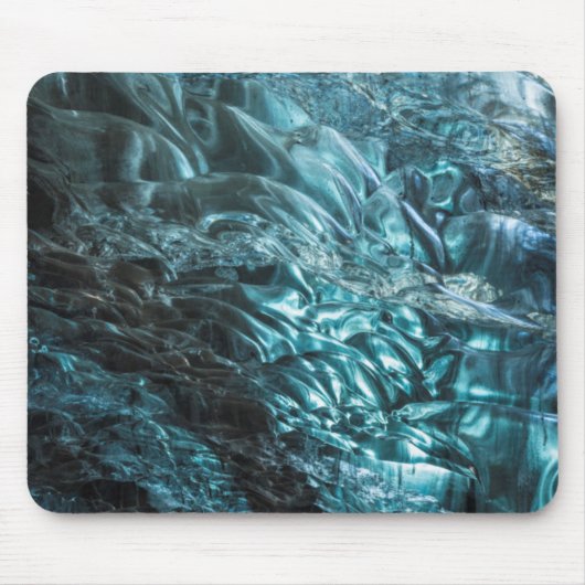 Blaues Eis einer Eishöhle, Island Mousepad (Vorne)