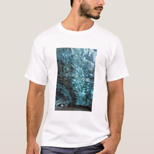 Blaues Eis einer Eishöhle, Island T-Shirt (Vorderseite)