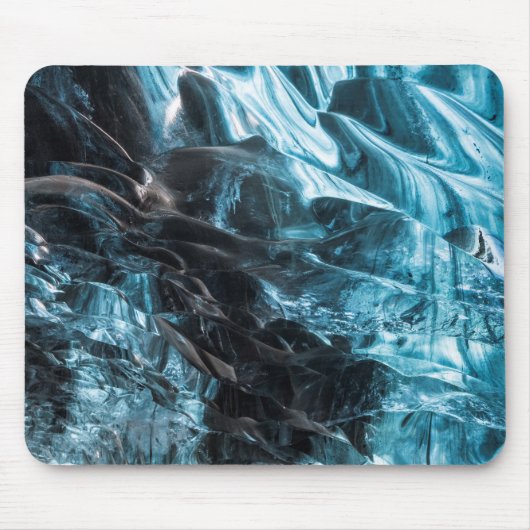 Blaues Eis in der Eishöhle Abstrakt Mousepad (Vorne)