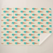 Blaues Eiscreme-Kronmuster, hellgelb Sherpadecke (Vorderseite (Horizontal))