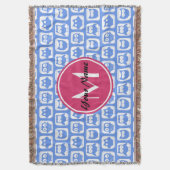 Blaues Eukalyptomuster Rosa Angepasstes Monogramm Decke (Vorderseite Vertikal)