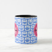 Blaues Eukalyptomuster Rosa Angepasstes Monogramm  Tasse (Zentrum)