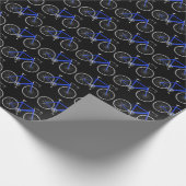 blaues Fahrrad auf schwarzem Papier Geschenkpapier (Ecke)