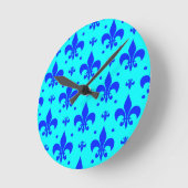 Blaues Fleur-de-lis-Muster Runde Wanduhr (Winkel)