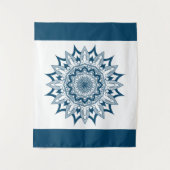 Blaues geometrisches Mandala weißer Hintergrund Wandteppich (Vorderseite)