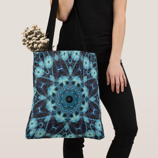 Blaues geometrisches Muster mit strahlendem Licht Tasche (Von Nahem)