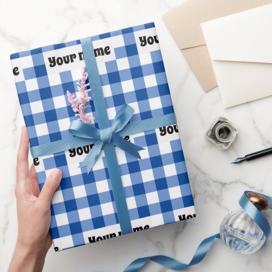 Blaues Gingham-Muster Geschenkpapier (Schenken)