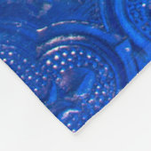 Blaues Glas mit Musterpattern, abstraktes Glas, Fleecedecke (Ecke)