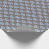 Blaues Herz-Muster auf dunkelschokoladenbraun Geschenkpapier (Ecke)