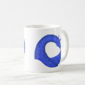 Blaues Herzdrachen in Weiß Kaffeetasse (VorderseiteRechts)