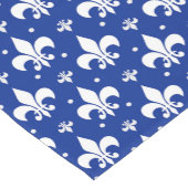 Blaues Hintergrund Fleur-de-lis-Muster Kurzer Tischläufer (Ecke)