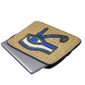 Blaues Horn auf Hieroglyphen Laptop-Sieb Laptopschutzhülle (Vorne Knopf)