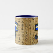 Blaues Horn auf Hieroglyphen Zweifarbige Tasse (Mittel)