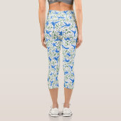 Blaues Hummingvogelmuster Capri Leggings (Rückseite)