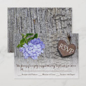 Blaues Hydrangea & Herz auf Holzhochzeit RSVP Karte (Vorne/Hinten)