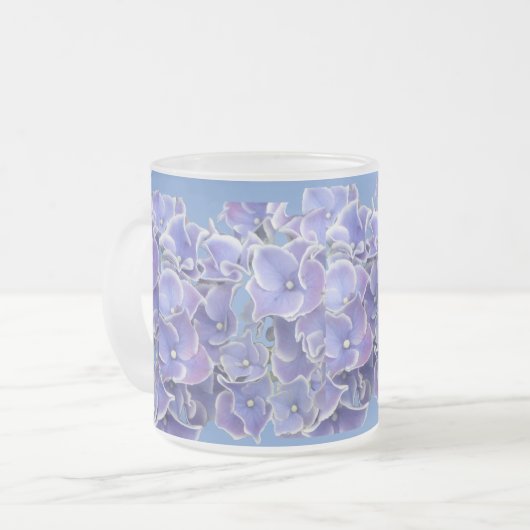 Blaues Hydrangea mit weißem Grenz-Muster Teeblass Mattglastasse (Vorderseite Links)